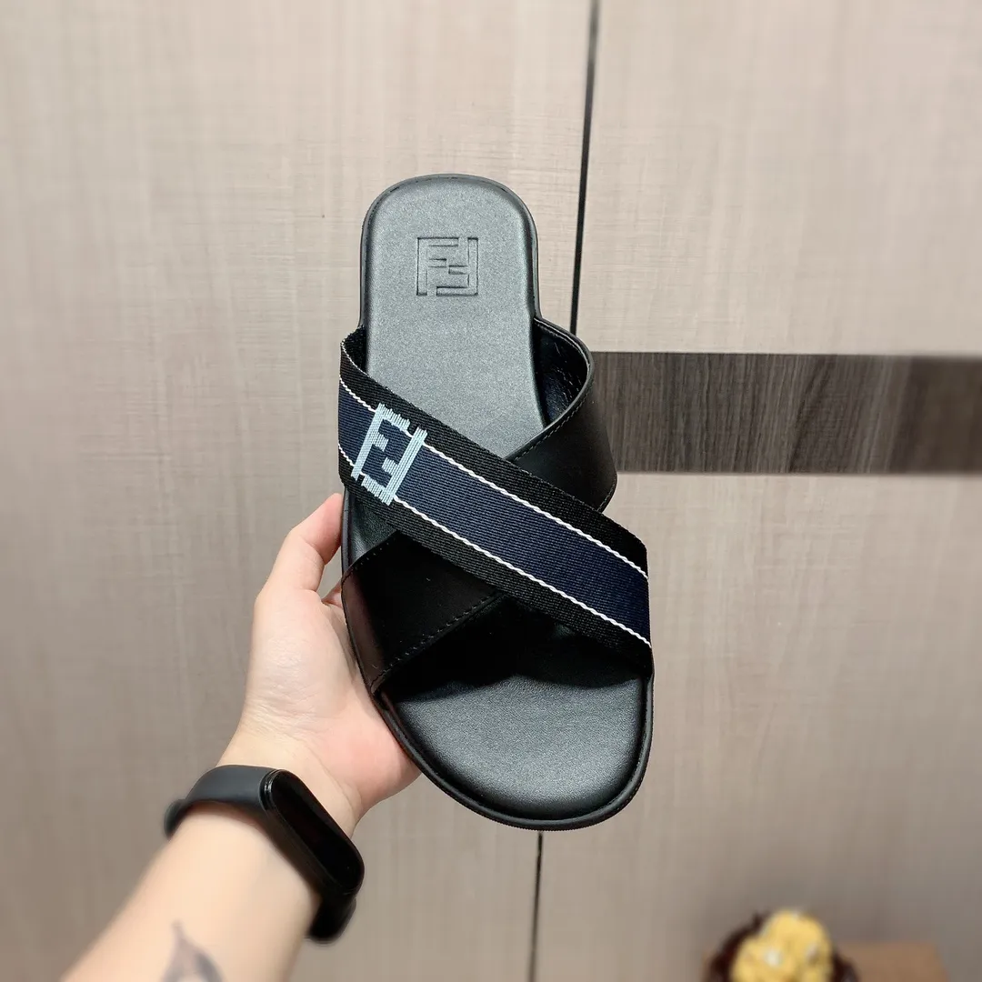 Slippers: New model: Factory price: 220💰💰🎩🎩🔥🔥《 Fendi FENDI* 》Series of slippers top purchasing agent 🔍🔍Men's 2022 counters are on sale simultaneously, original imported cowhide from Italy, exquisite workmanship,), sole: (super comfortable) original sole provided by the original factory, ⚠️ The exclusive double-layer movable molded bottom is super comfortable⚠️, the real thing is more beautiful🎬The real thing is more beautiful🔍🔍original order quality, you can enter and leave the counter at will, the correct size is 38-44, you can order 45. Long-term availability 266